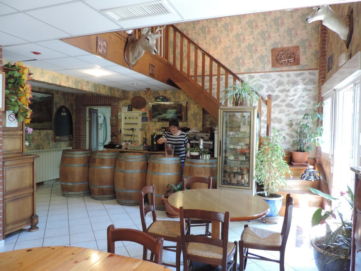 Auberge De La Normandie Junhac Exteriér fotografie